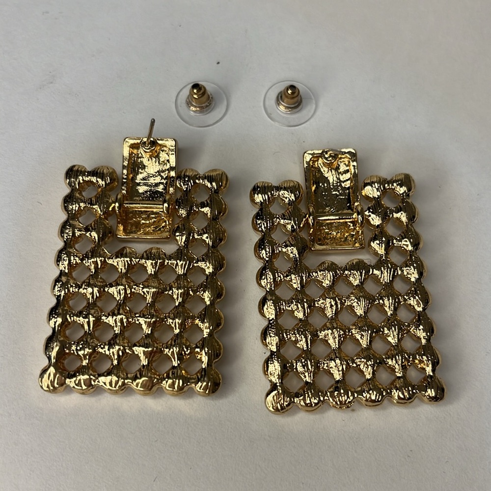 NWT RECTANGULAR RHINESTONE EARRINGS - Picture 3 of 3